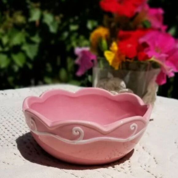 Vintage Pink Ceramic Bowl Studio 33 White Wave Scalloped Edge Pink Candy Dish - Picture 1 of 9